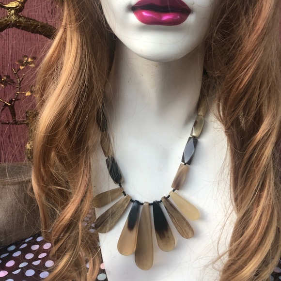 Vintage Lucite cleopatra style necklace 25” 1960s - Picture 3 of 7